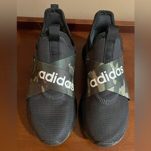 LIKE NEW ADIDAS CLOUD FOAM COMFORT SHOES